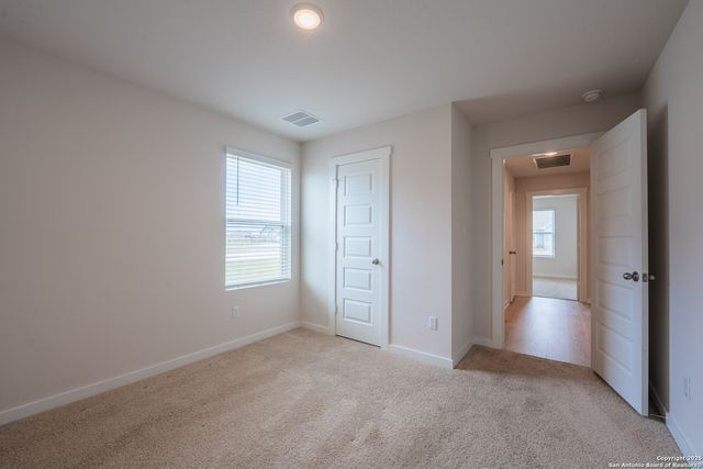 125 Nicks Cv, Lockhart, TX 78644