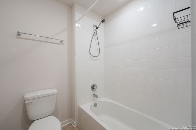 125 Nicks Cv, Lockhart, TX 78644