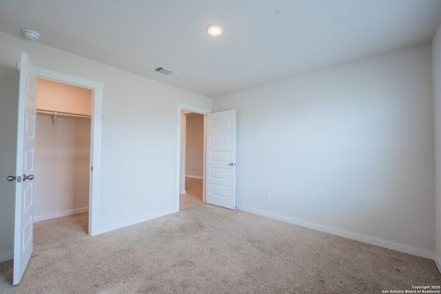 125 Nicks Cv, Lockhart, TX 78644