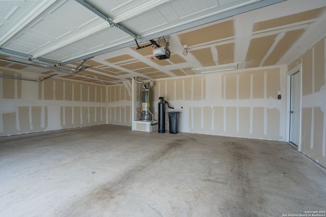 125 Nicks Cv, Lockhart, TX 78644