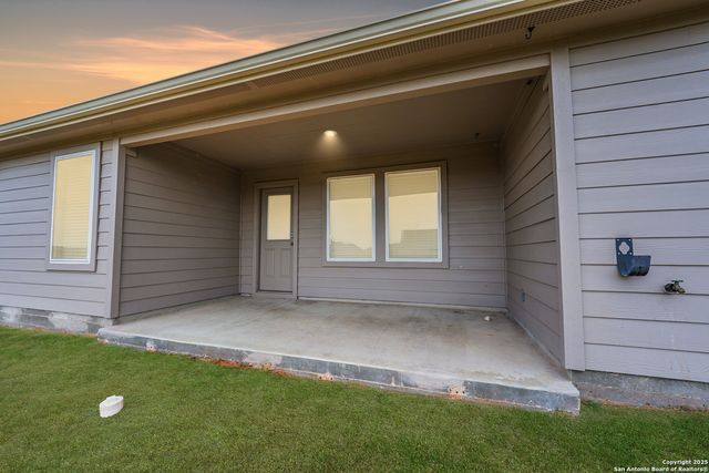 125 Nicks Cv, Lockhart, TX 78644