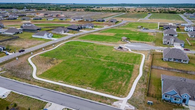 125 Nicks Cv, Lockhart, TX 78644