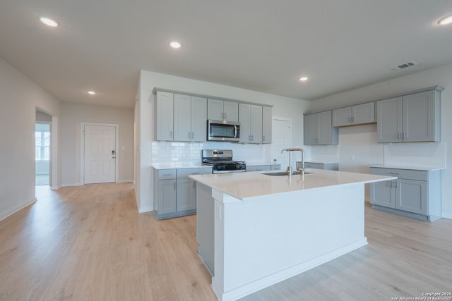 125 Nicks Cv, Lockhart, TX 78644