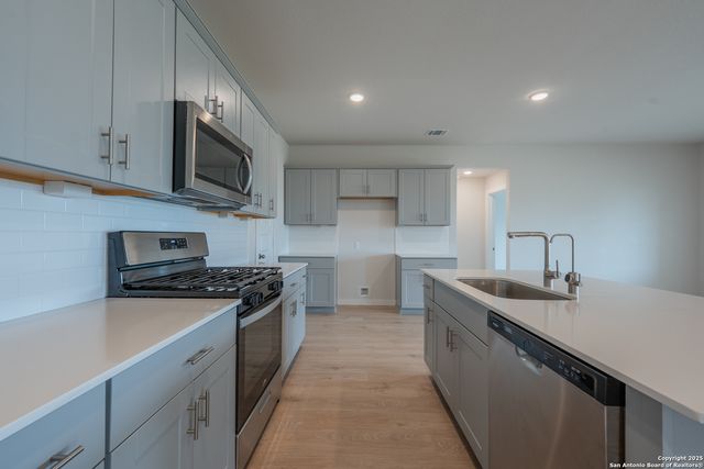 125 Nicks Cv, Lockhart, TX 78644