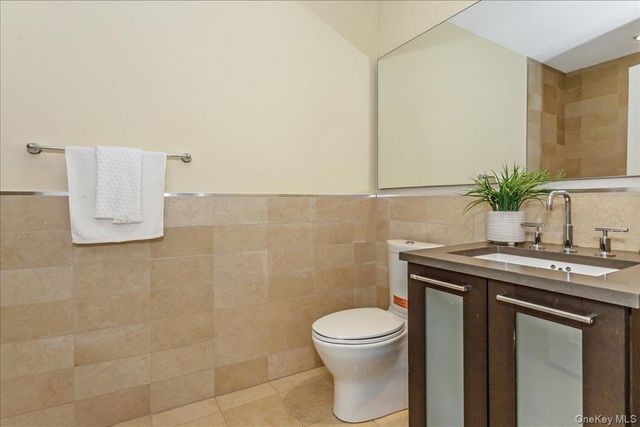 6405 Yellowstone Boulevard 207, Forest Hills, NY 11375