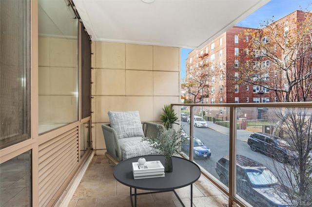 6405 Yellowstone Boulevard 207, Forest Hills, NY 11375