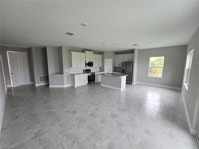 3207 68th ST W, Lehigh Acres, FL 33971
