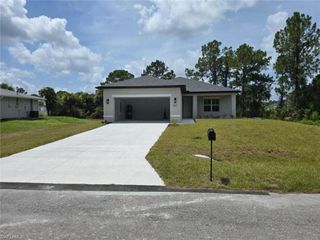 3207 68th ST W, Lehigh Acres, FL 33971