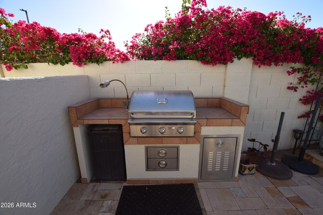 9015 E WINDROSE Drive, Scottsdale, AZ 85260