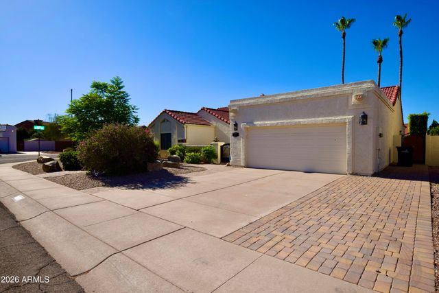9015 E WINDROSE Drive, Scottsdale, AZ 85260