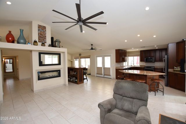 9015 E WINDROSE Drive, Scottsdale, AZ 85260