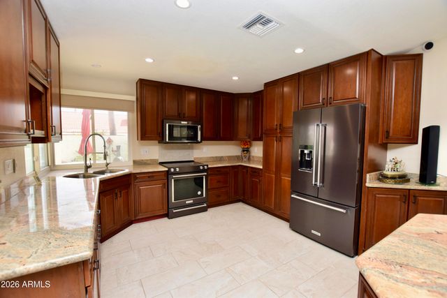 9015 E WINDROSE Drive, Scottsdale, AZ 85260