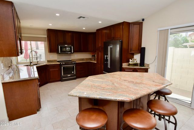 9015 E WINDROSE Drive, Scottsdale, AZ 85260