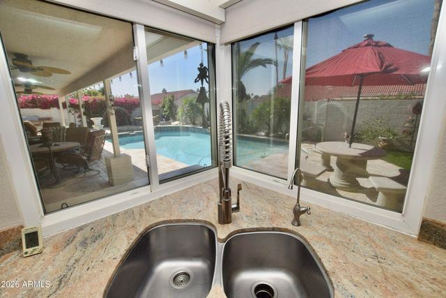 9015 E WINDROSE Drive, Scottsdale, AZ 85260