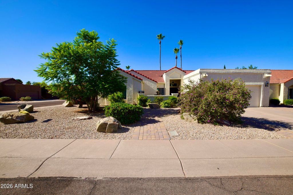 9015 E WINDROSE Drive, Scottsdale, AZ 85260