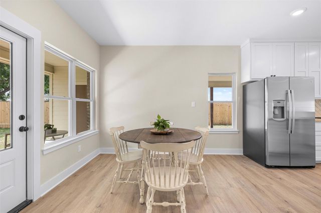 1004 White Tail CV, Lexington, TX 78947