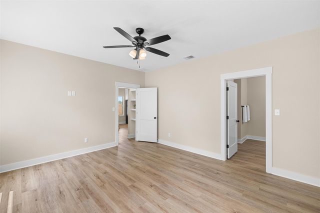 1004 White Tail CV, Lexington, TX 78947