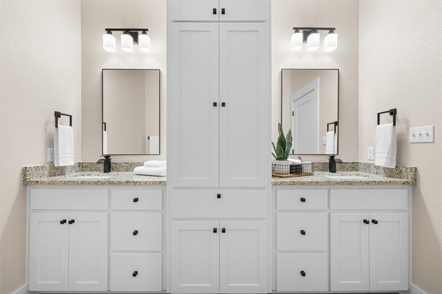 1004 White Tail CV, Lexington, TX 78947