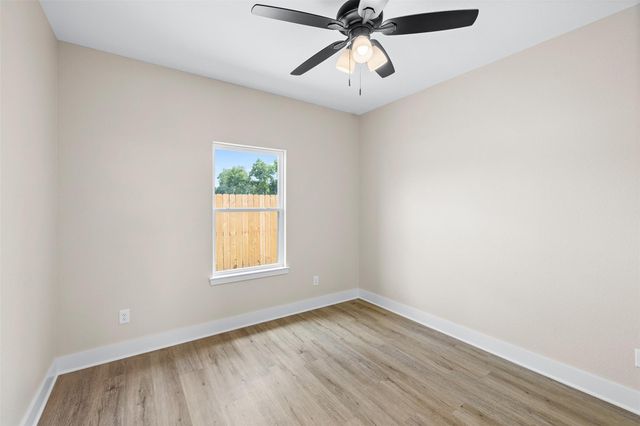 1004 White Tail CV, Lexington, TX 78947