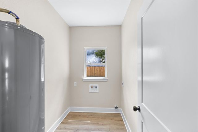 1004 White Tail CV, Lexington, TX 78947