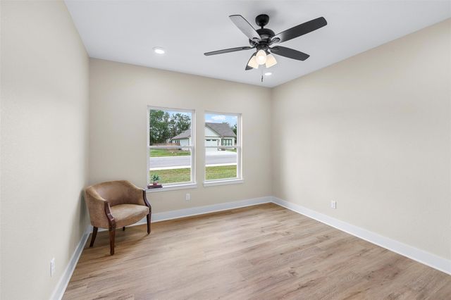 1004 White Tail CV, Lexington, TX 78947