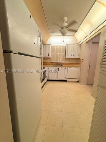 6100 NW 44th St 208, Lauderhill, FL 33319