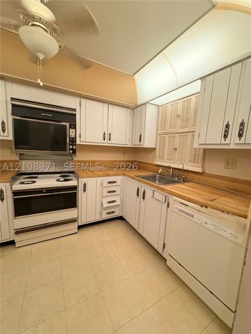 6100 NW 44th St 208, Lauderhill, FL 33319