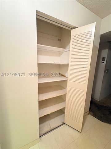 6100 NW 44th St 208, Lauderhill, FL 33319