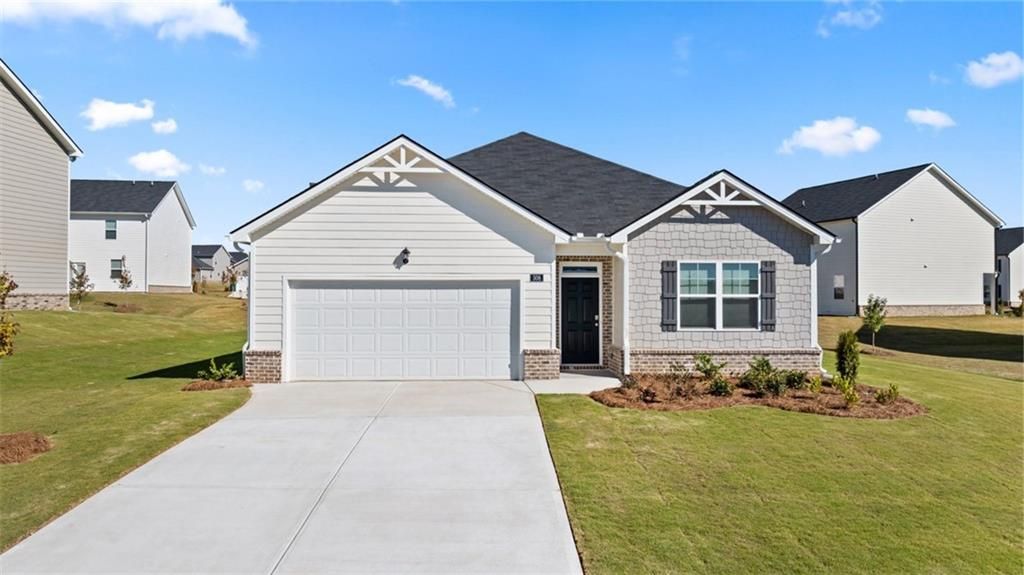 604 Lobelia Way, Locust Grove, GA 30248
