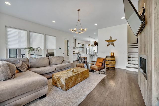 1004 Southside Pl, Nashville, TN 37203