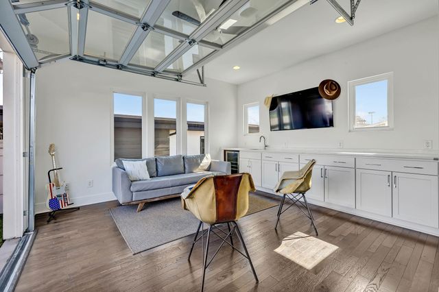 1004 Southside Pl, Nashville, TN 37203