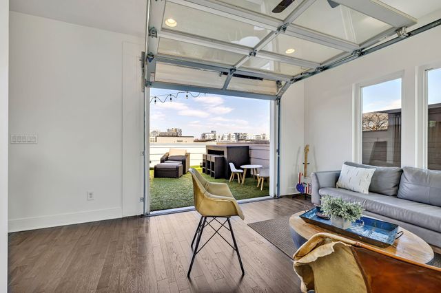 1004 Southside Pl, Nashville, TN 37203