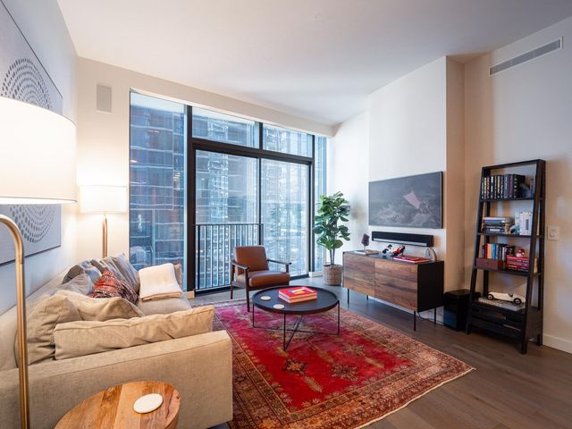 202 Nueces ST 1804, Austin, TX 78701