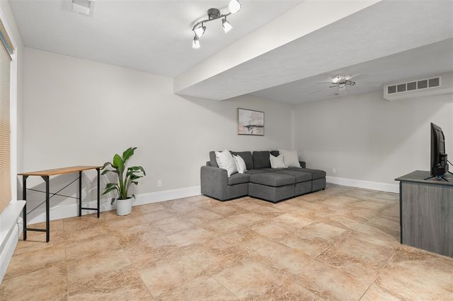 9980 S 2nd Street, Mattawan, MI 49071