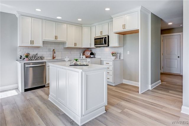 29 B Stonham Place North, Amherst, NY 14221