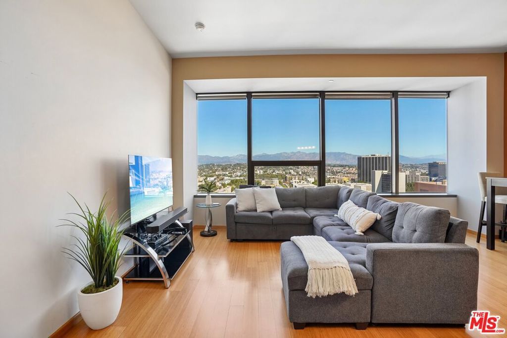 1100 Wilshire Boulevard 2105, Los Angeles, CA 90017 — exterior