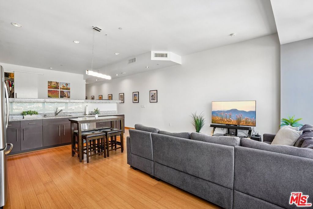 1100 Wilshire Boulevard 2105, Los Angeles, CA 90017 — photo 4