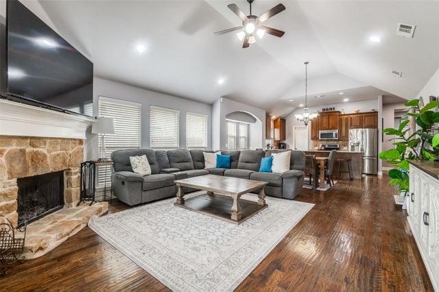4312 Poppy Drive, Mansfield, TX 76063