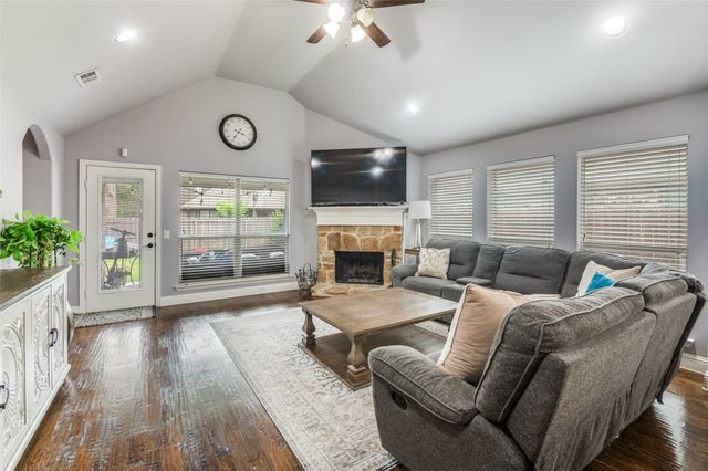 4312 Poppy Drive, Mansfield, TX 76063