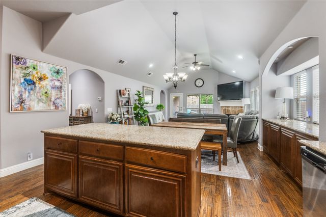 4312 Poppy Drive, Mansfield, TX 76063