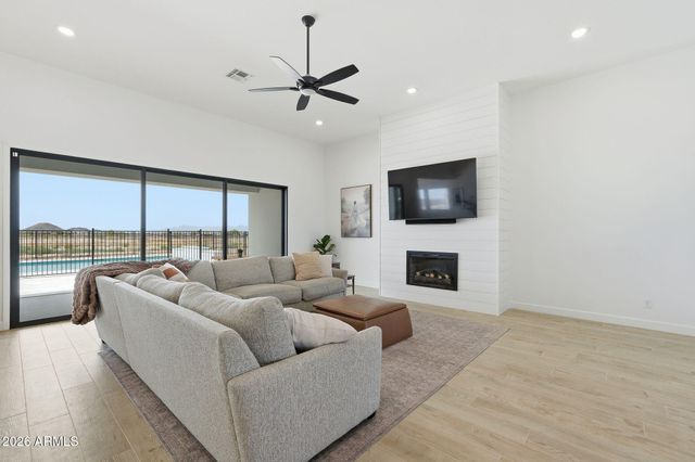 922 W JOYOUS Lane, San Tan Valley, AZ 85143