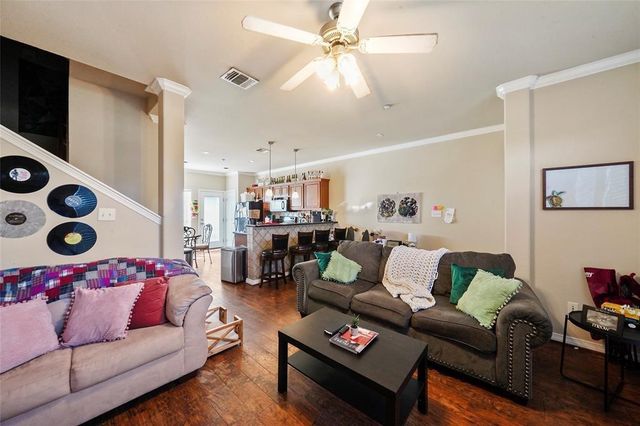 1198 Jones Bulter Road 203, College Station, TX 77840