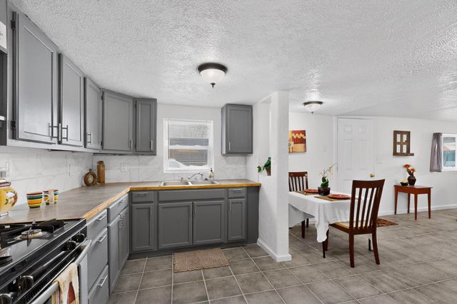 4115 5th Street NW, Albuquerque, NM 87107