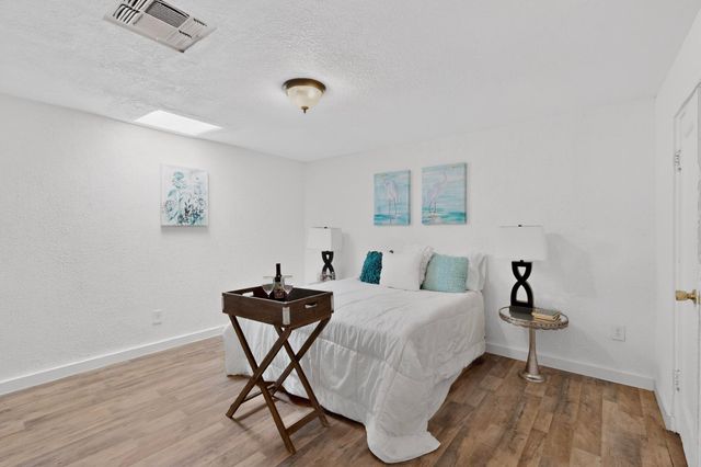 4115 5th Street NW, Albuquerque, NM 87107