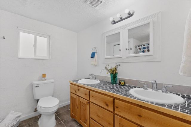 4115 5th Street NW, Albuquerque, NM 87107