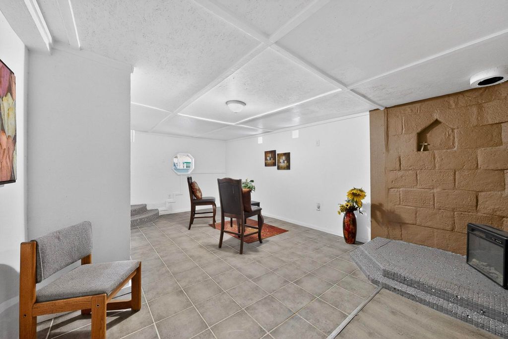 Image 29 of property listing at 4115 5th Street NW, Albuquerque, NM 87107