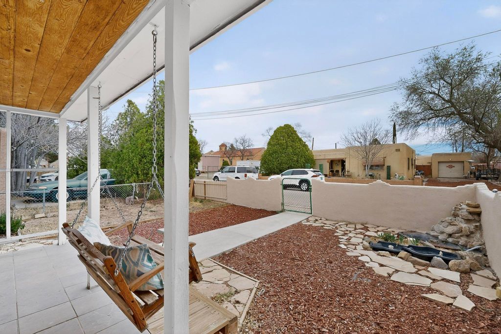 Image 3 of property listing at 4115 5th Street NW, Albuquerque, NM 87107