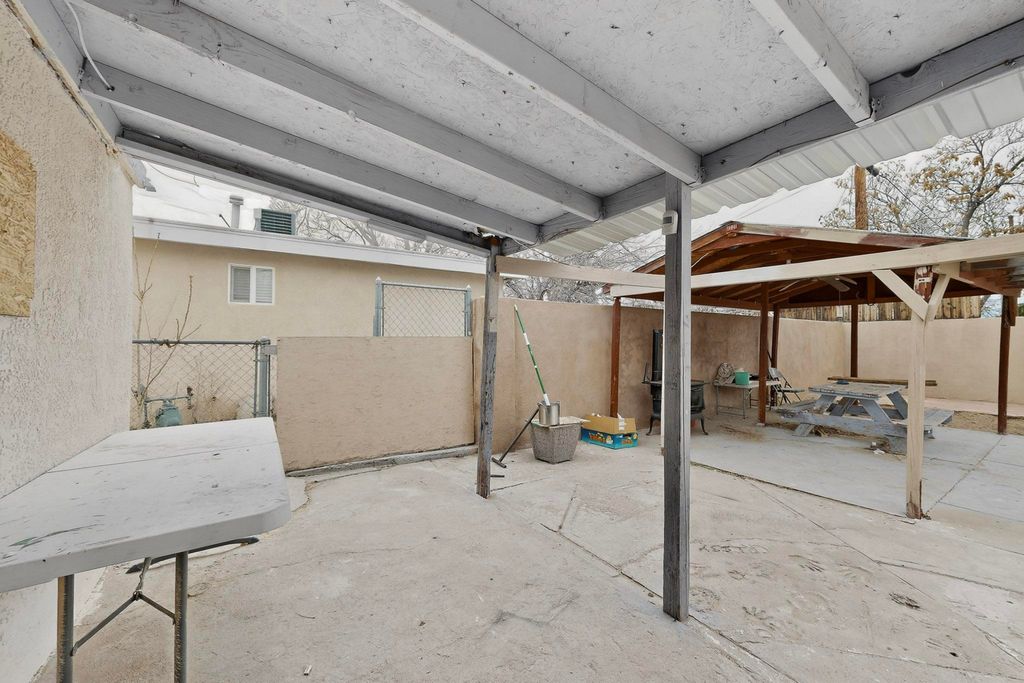 Image 34 of property listing at 4115 5th Street NW, Albuquerque, NM 87107