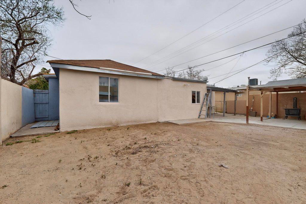 Image 35 of property listing at 4115 5th Street NW, Albuquerque, NM 87107