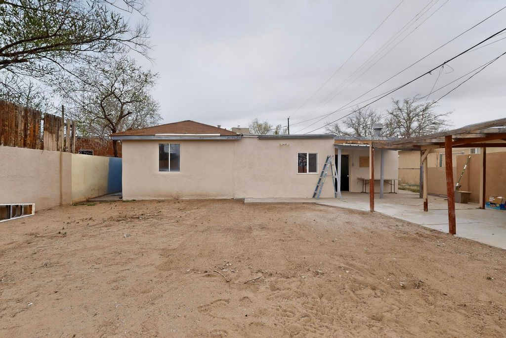 Image 36 of property listing at 4115 5th Street NW, Albuquerque, NM 87107